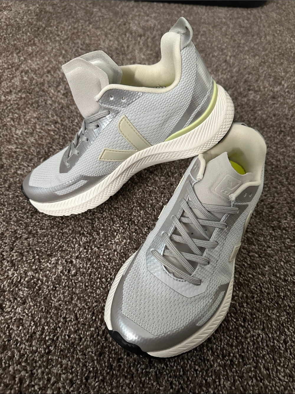 Veja Impala Runner in silver with Cream and Yellow-Green Accents